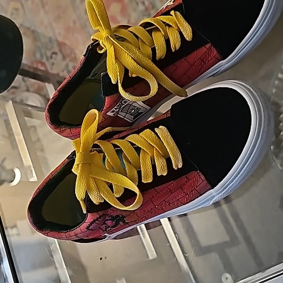 Vans limited edition old skool (The Simpsons) El Barto size 1 - Picture 11 of 12